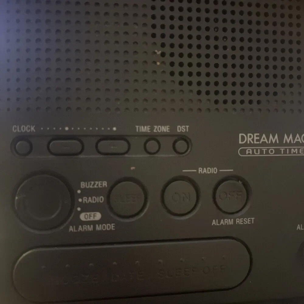 SONY Dream Machine Model: (ICF-C218) AM/FM Dual Alarm Clock/Radio, Tested/Works!